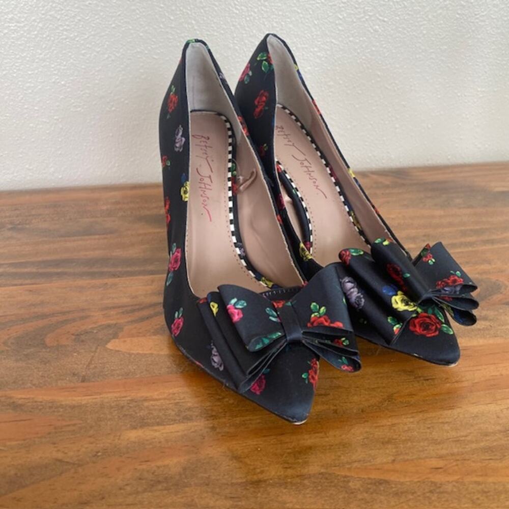 Betsey Johnson Bret Rose Print Stiletto Satin Heels Rockabilly Retro - Size 7 - Picture 6 of 9
